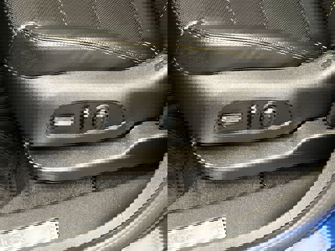 Certified 2022 Chevrolet Equinox Premier w/ LPO, Floor Liner Package image 10