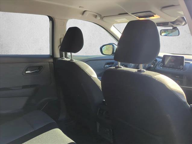 Used 2023 Nissan Rogue SV image 17