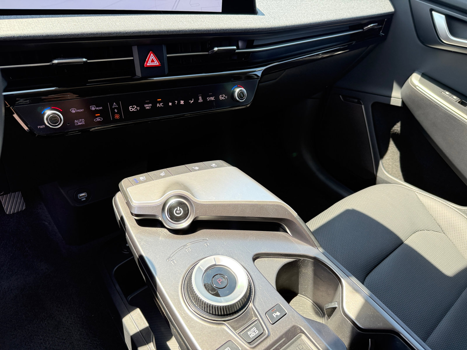 Certified 2024 Kia EV6 Wind w/ Wind Technology Package RWD image 13