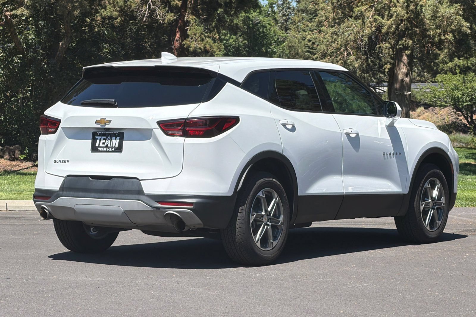 Used 2025 Chevrolet Blazer LT FWD image 4