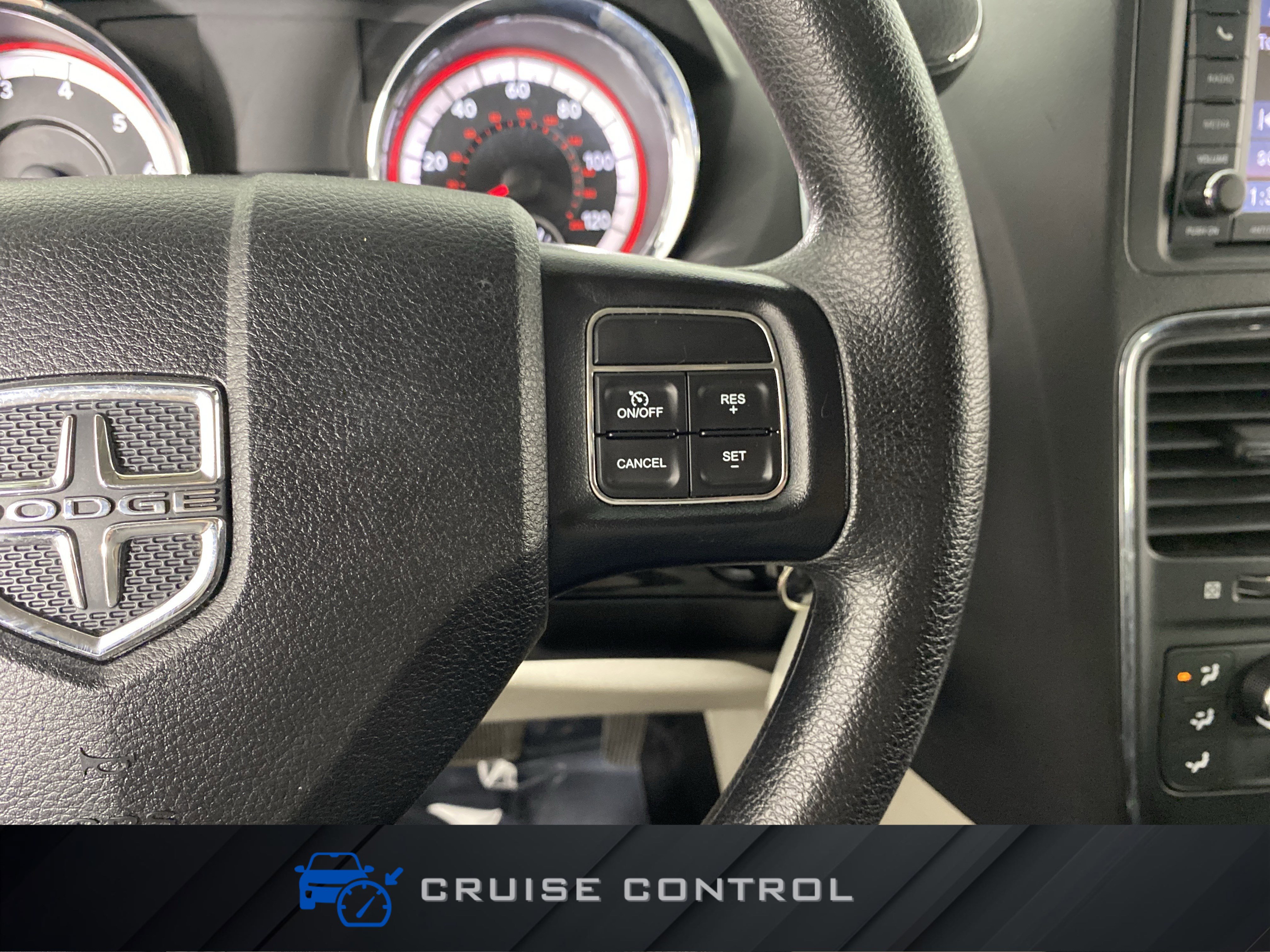Used 2018 Dodge Grand Caravan SE w/ UConnect Hands-Free Group FWD image 20