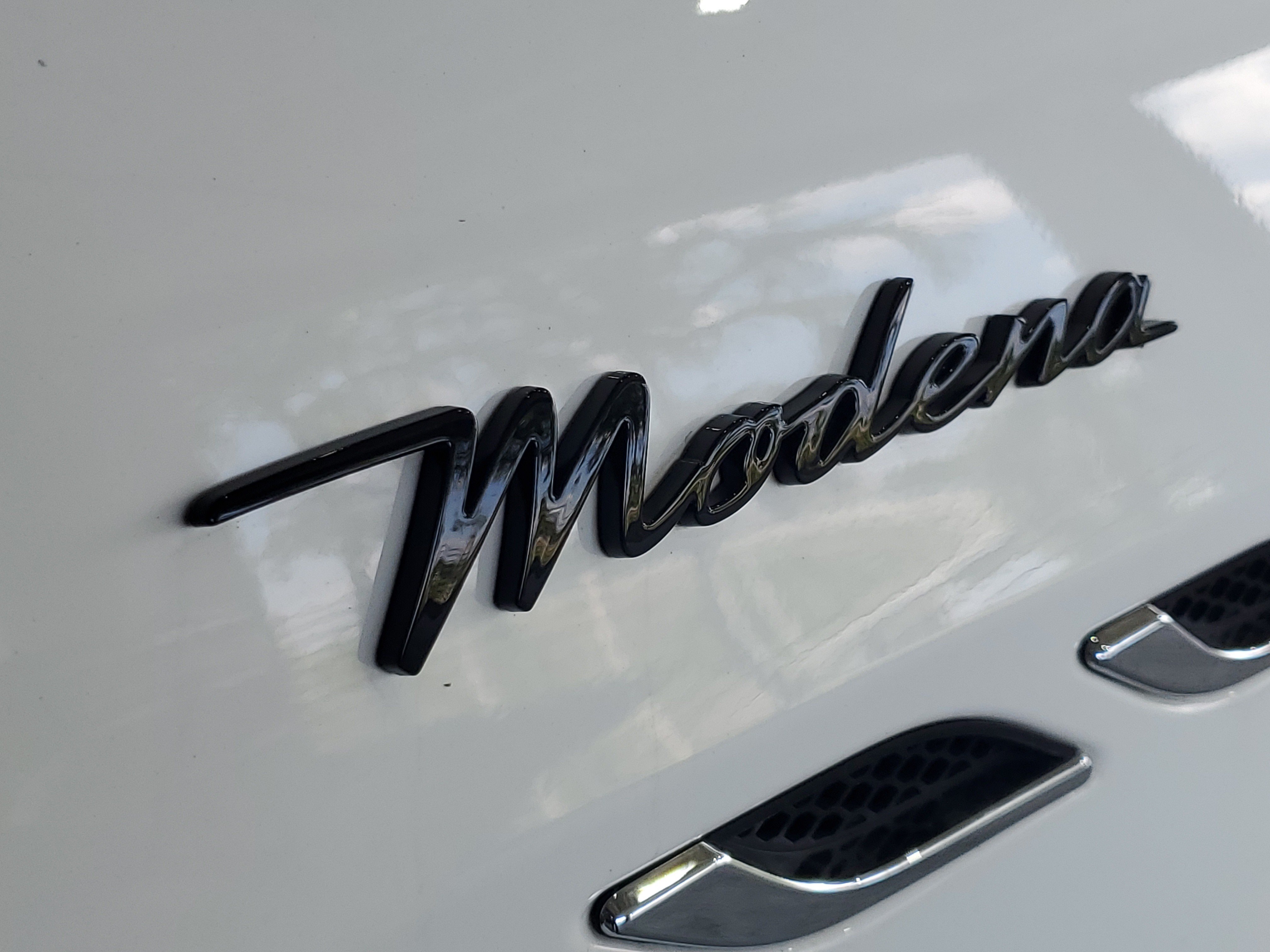Used 2022 Maserati Ghibli Modena RWD image 5