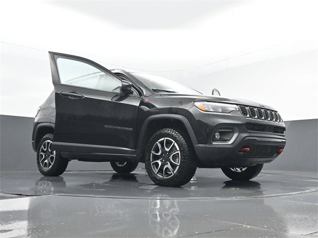 Used 2024 Jeep Compass Trailhawk image 28