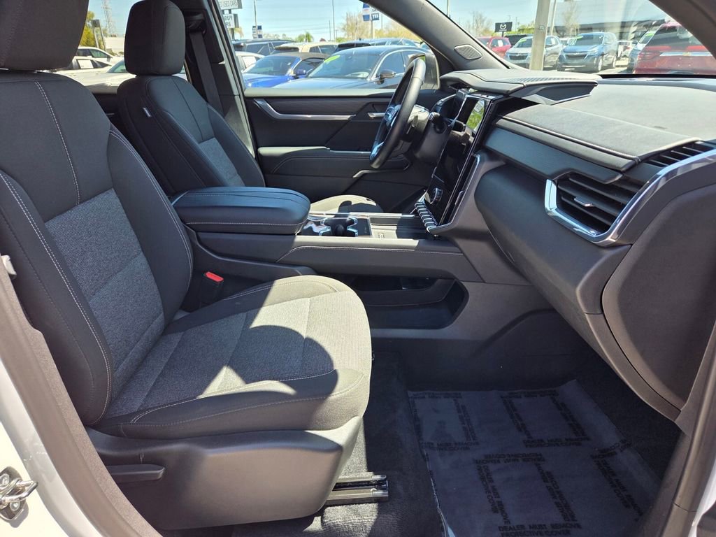 Certified 2025 GMC Acadia Elevation image 17