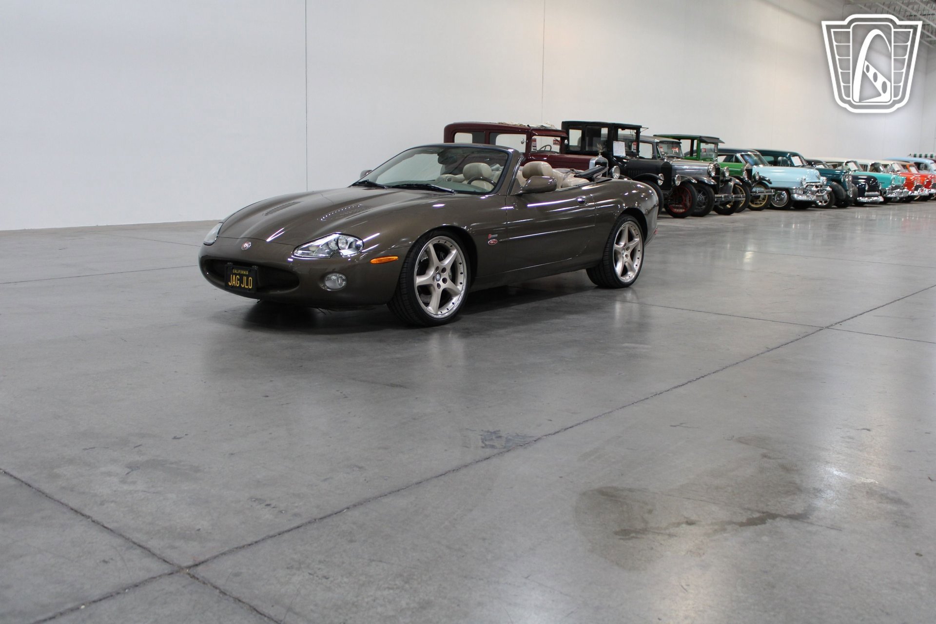 Used 2001 Jaguar XK8 Convertible RWD image 2