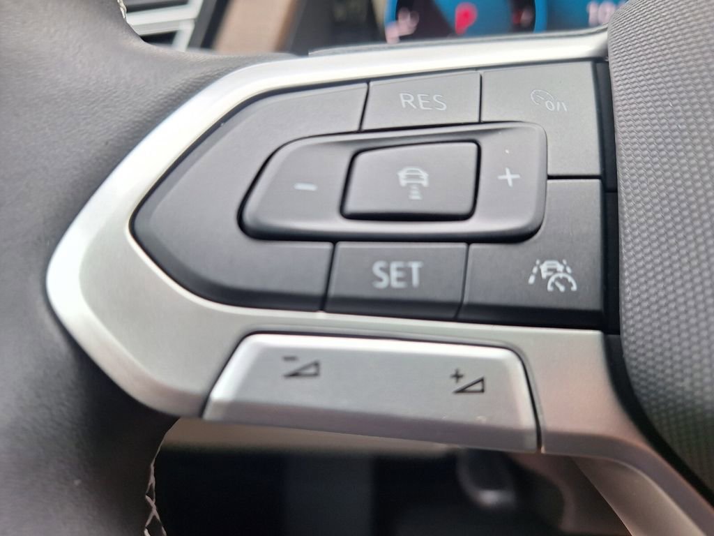 New 2026 Volkswagen Atlas SE image 13