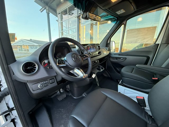 New 2025 Mercedes-Benz Sprinter 2500 image 13