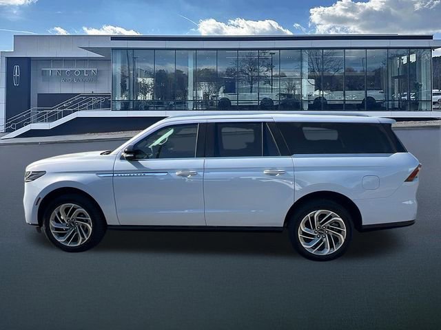 New 2026 Lincoln Navigator L Reserve AWD/4WD image 4