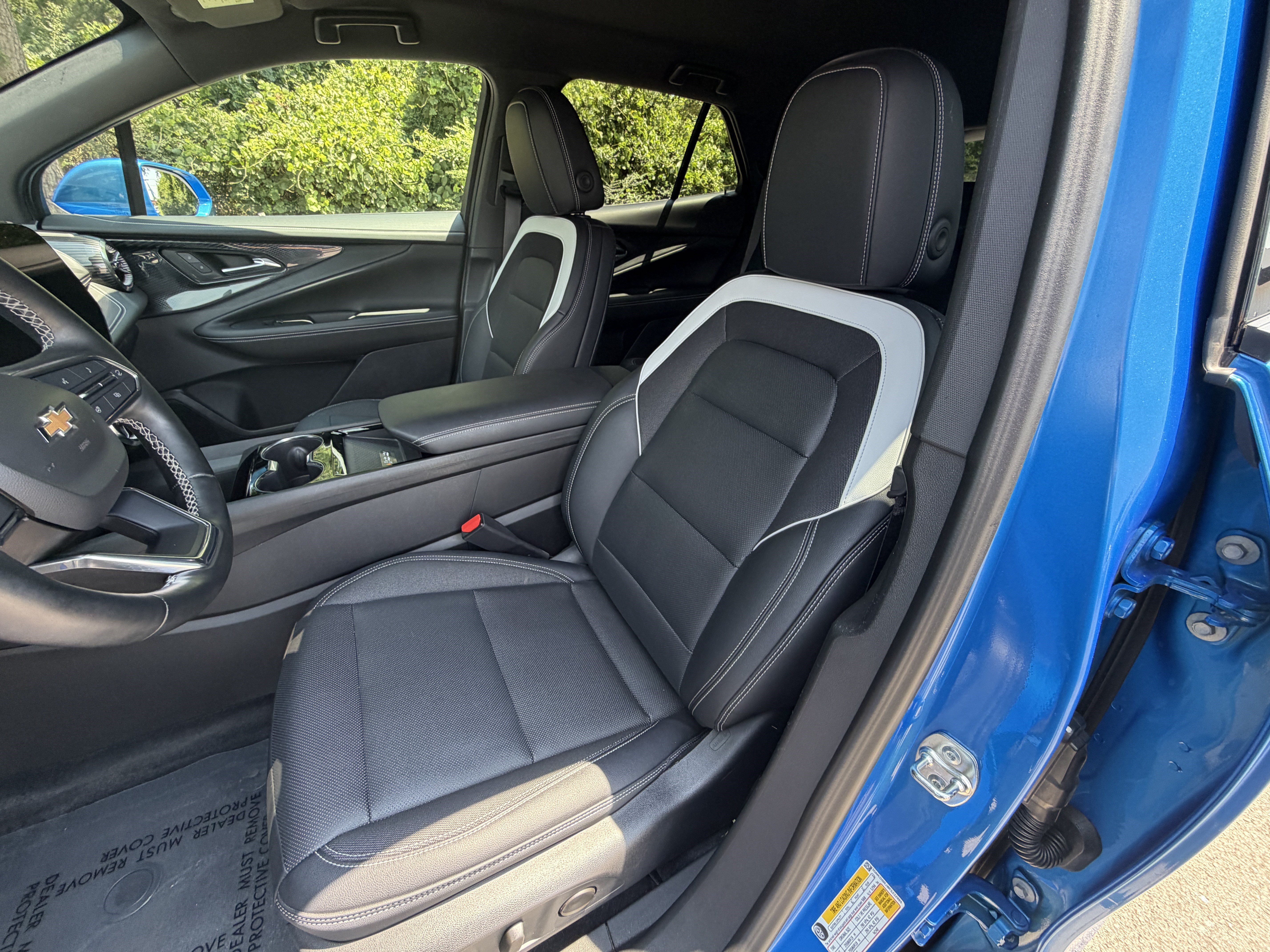 Used 2024 Chevrolet Blazer EV LT AWD/4WD image 17
