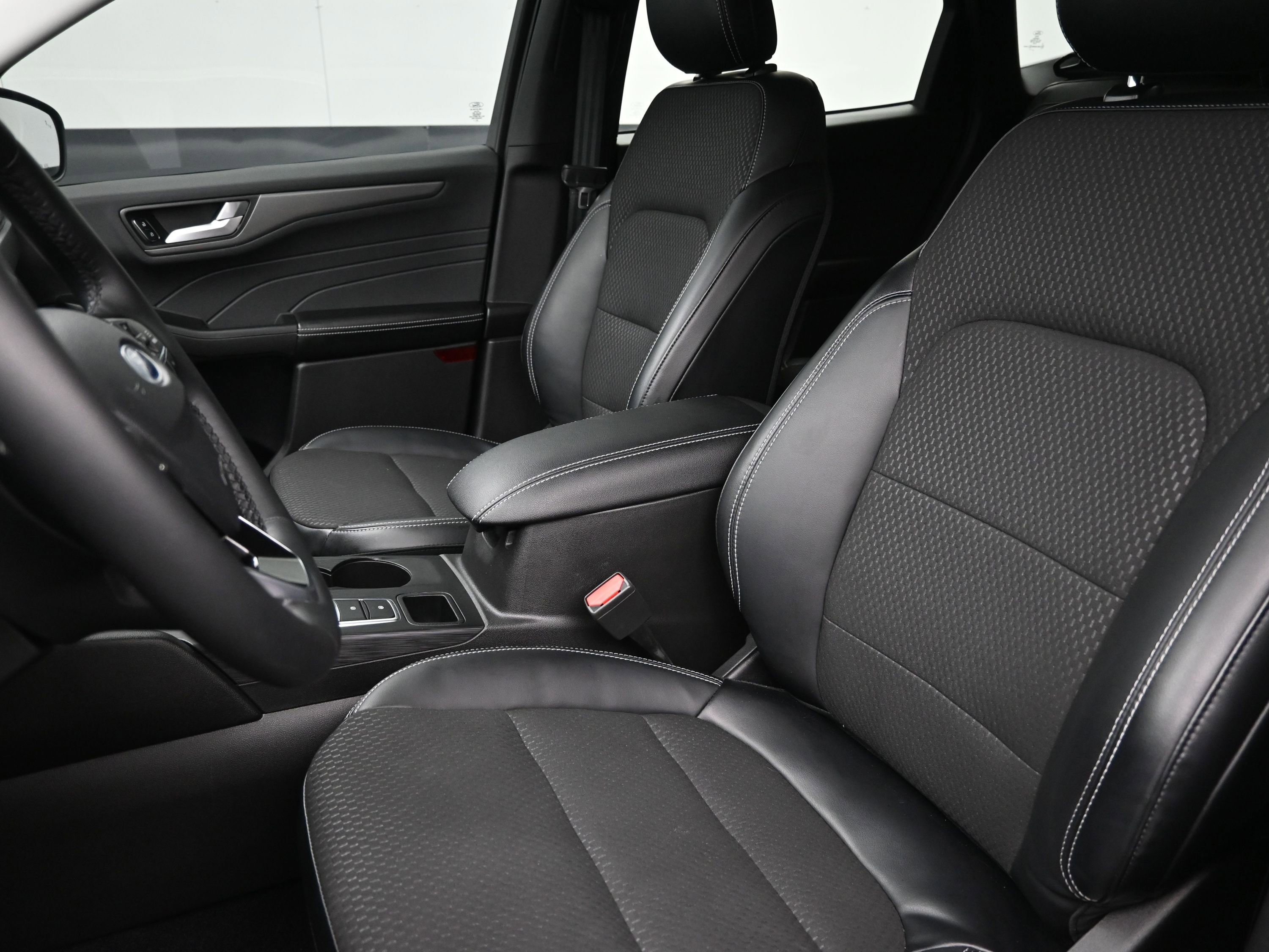 Used 2023 Ford Escape SE image 11