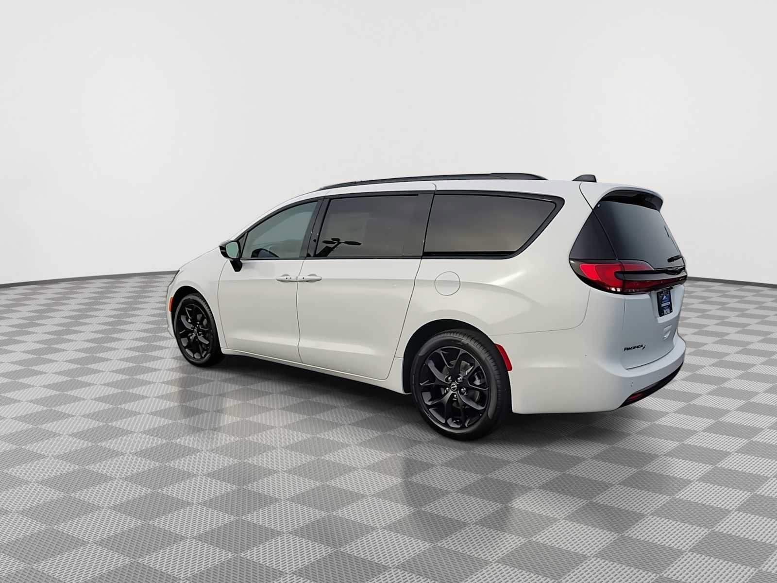 New 2026 Chrysler Pacifica Select w/ S Appearance Package FWD image 6