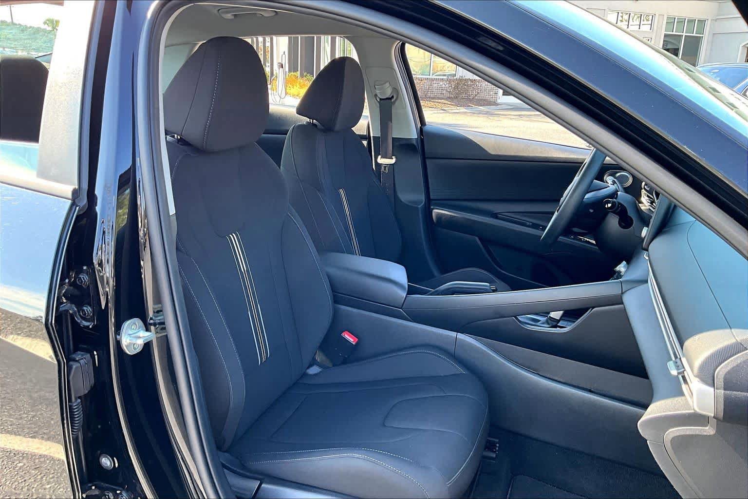 Used 2023 Hyundai Elantra SEL image 9