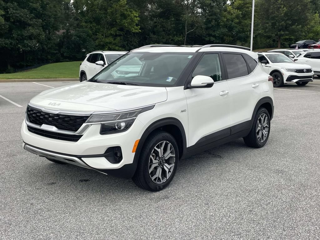 Used 2023 Kia Seltos EX AWD/4WD image 3