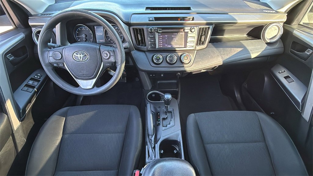 Used 2018 Toyota RAV4 LE image 17