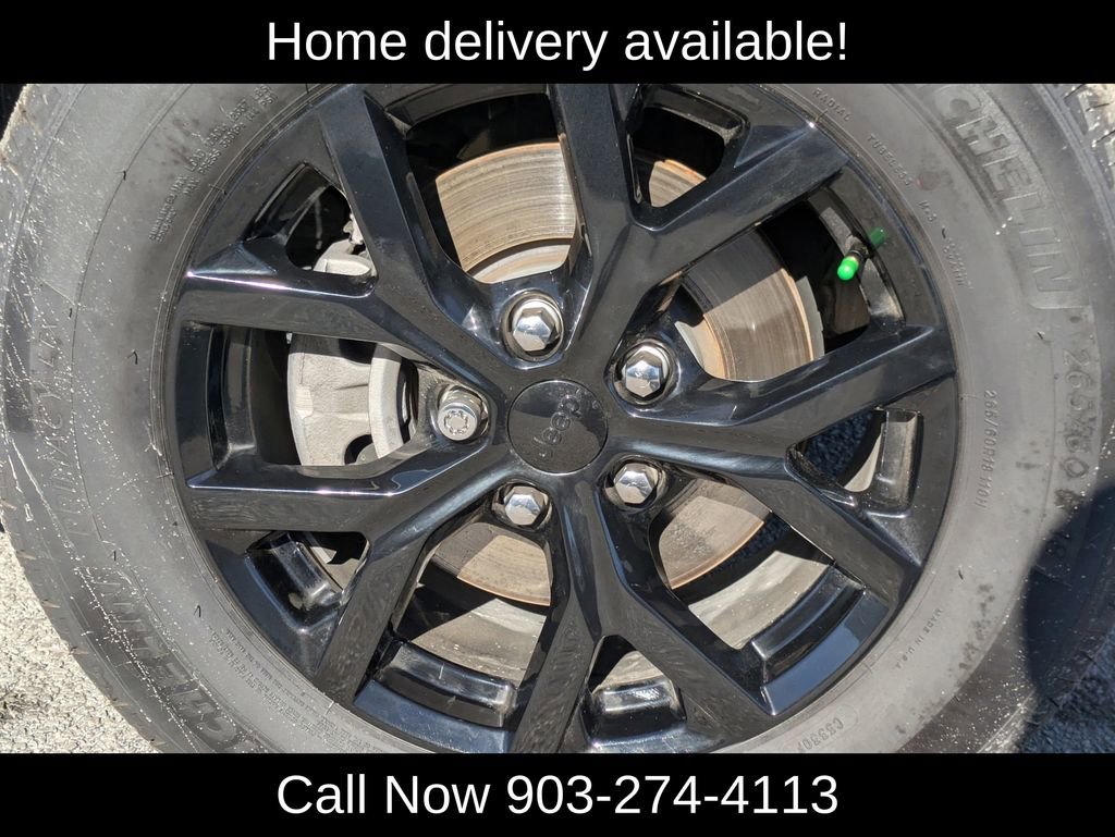 Used 2025 Jeep Grand Cherokee Altitude image 14