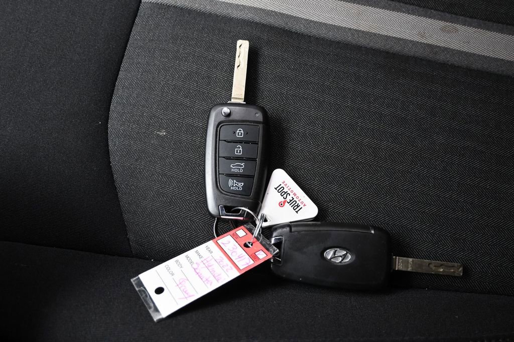 Used 2022 Hyundai Sonata SE w/ Cargo Package FWD image 27