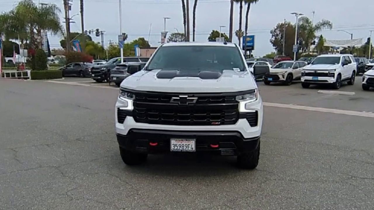 Certified 2025 Chevrolet Silverado 1500 LT Trail Boss w/ Convenience Package II AWD/4WD image 3