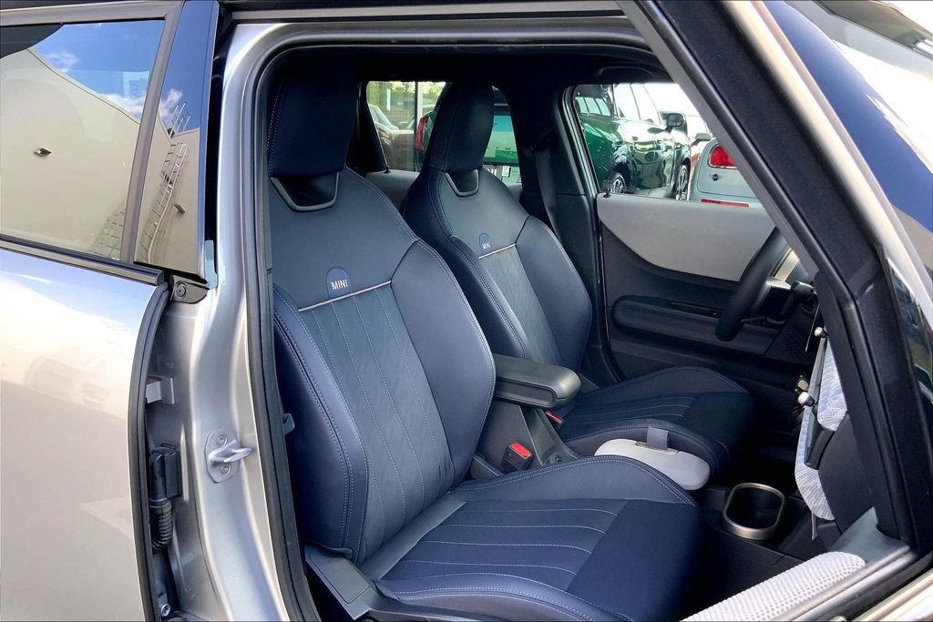 Used 2025 MINI Cooper S FWD image 8