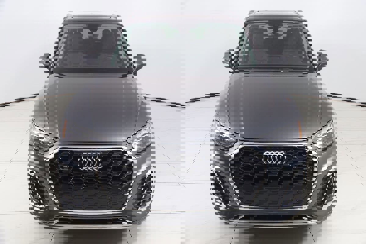 Used 2024 Audi Q5 e Premium Plus w/ Premium Plus Package image 55