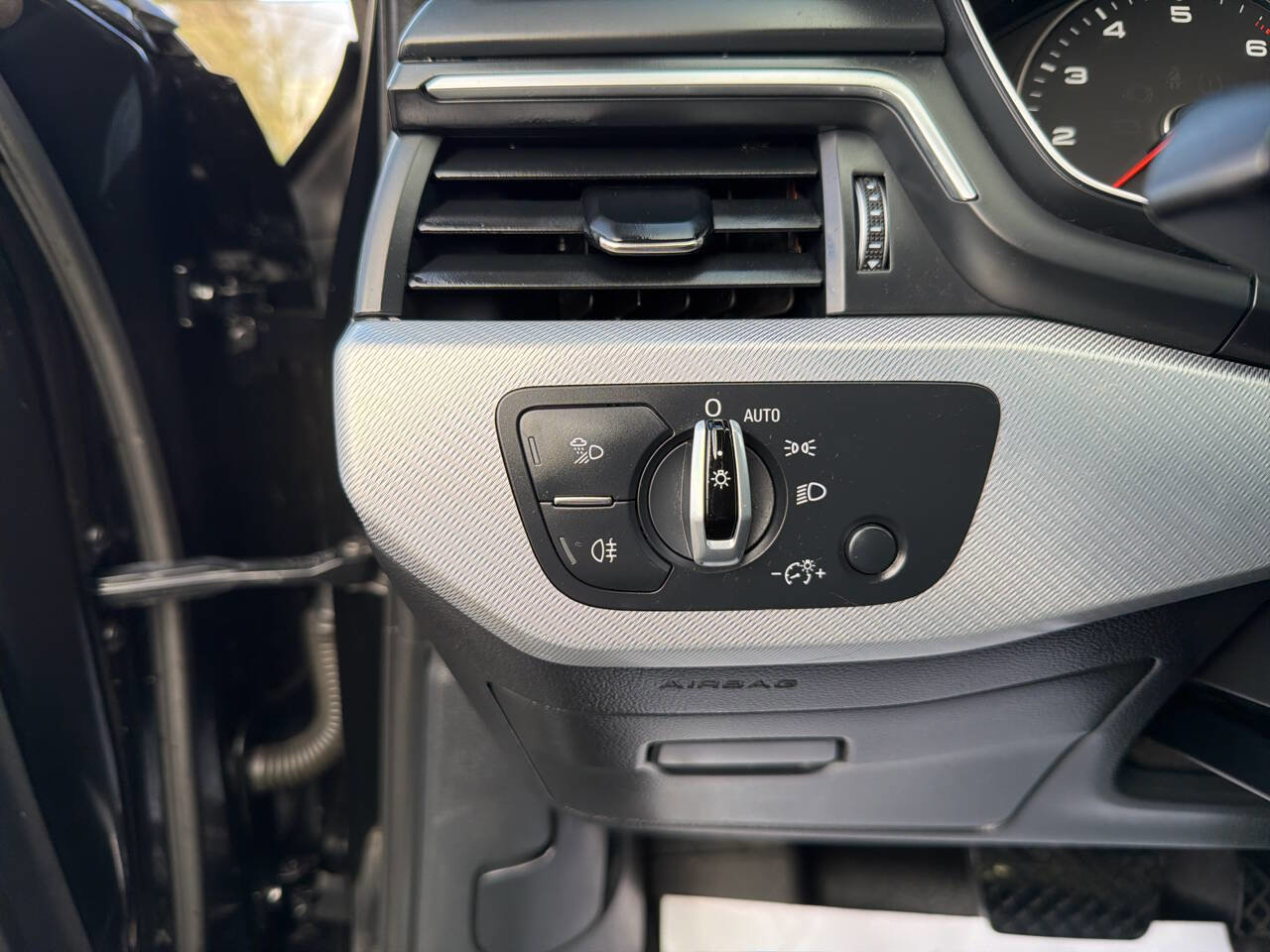 Used 2017 Audi A4 2.0T allroad Premium w/ Convenience Package image 30