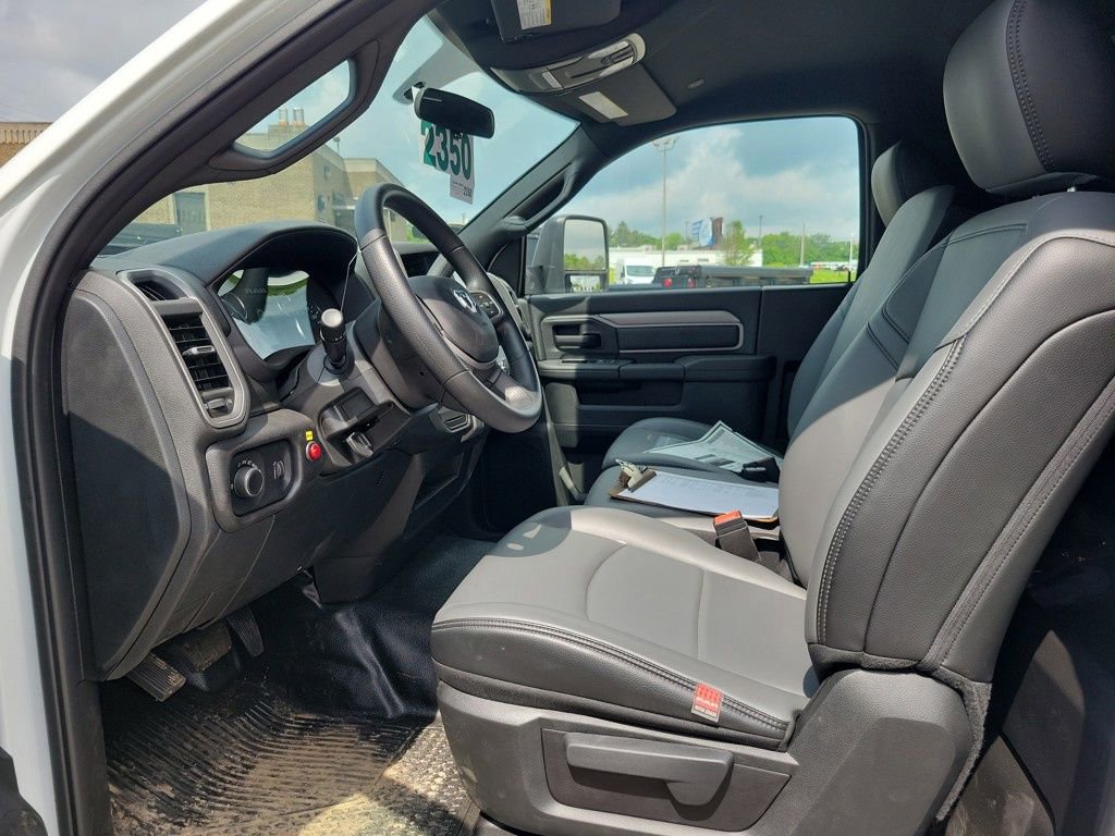 New 2024 RAM 5500 Tradesman image 9