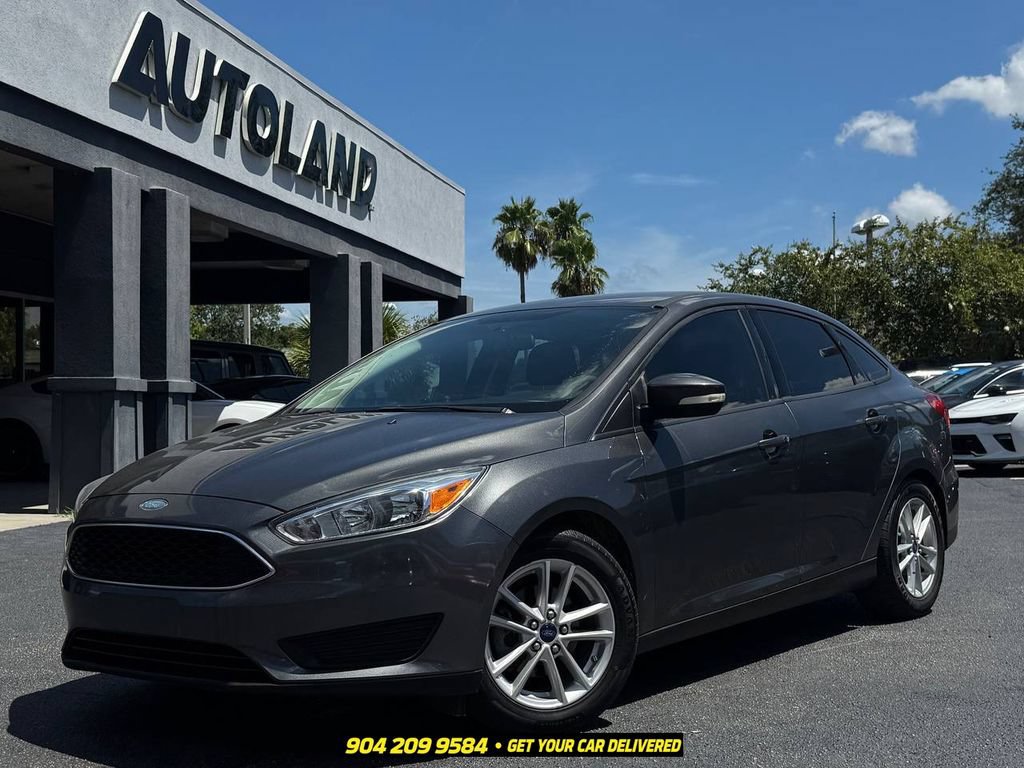 Used 2016 Ford Focus SE FWD image 1