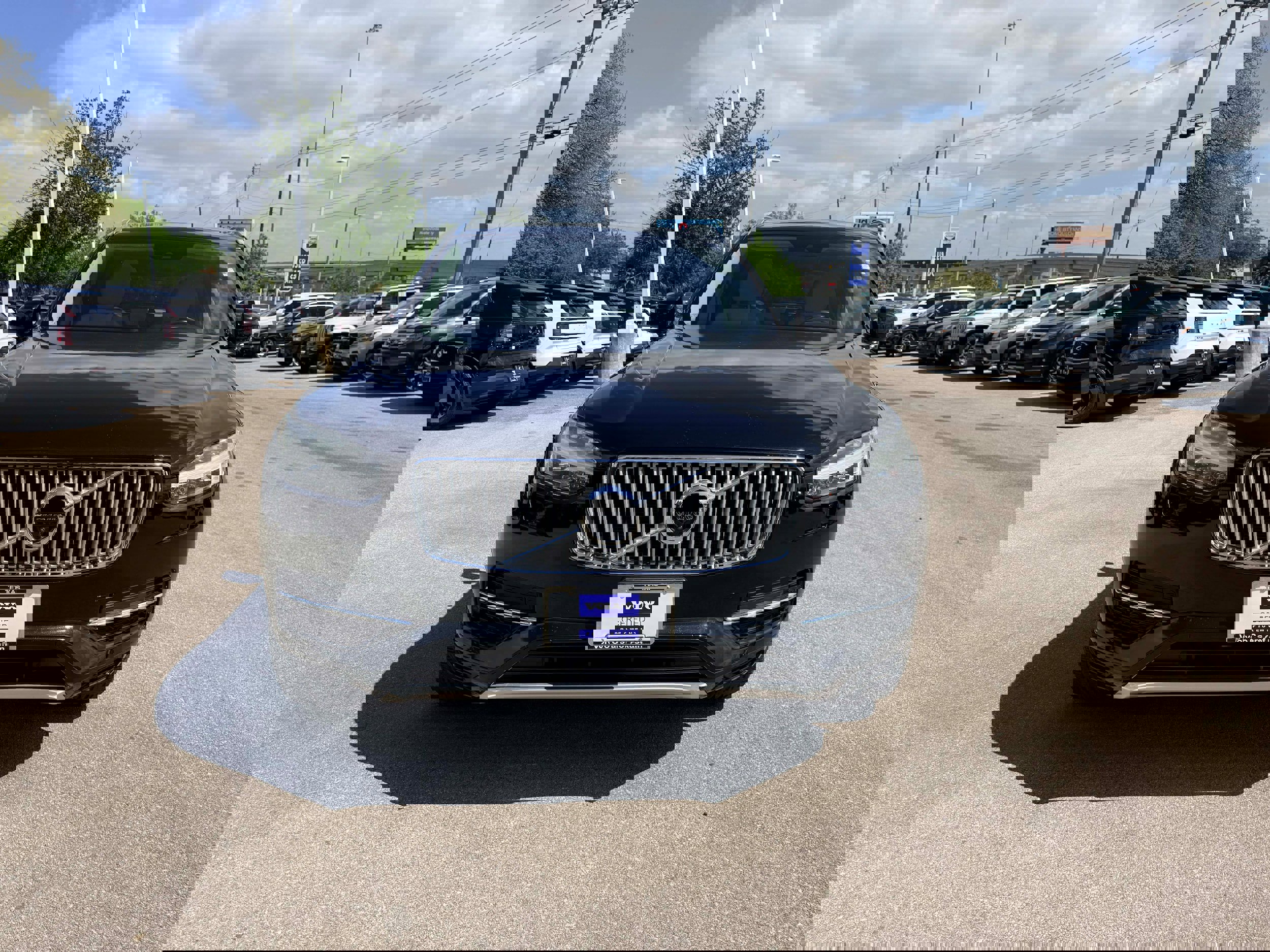 Used 2016 Volvo XC90 T8 Inscription w/ Vision Package image 9