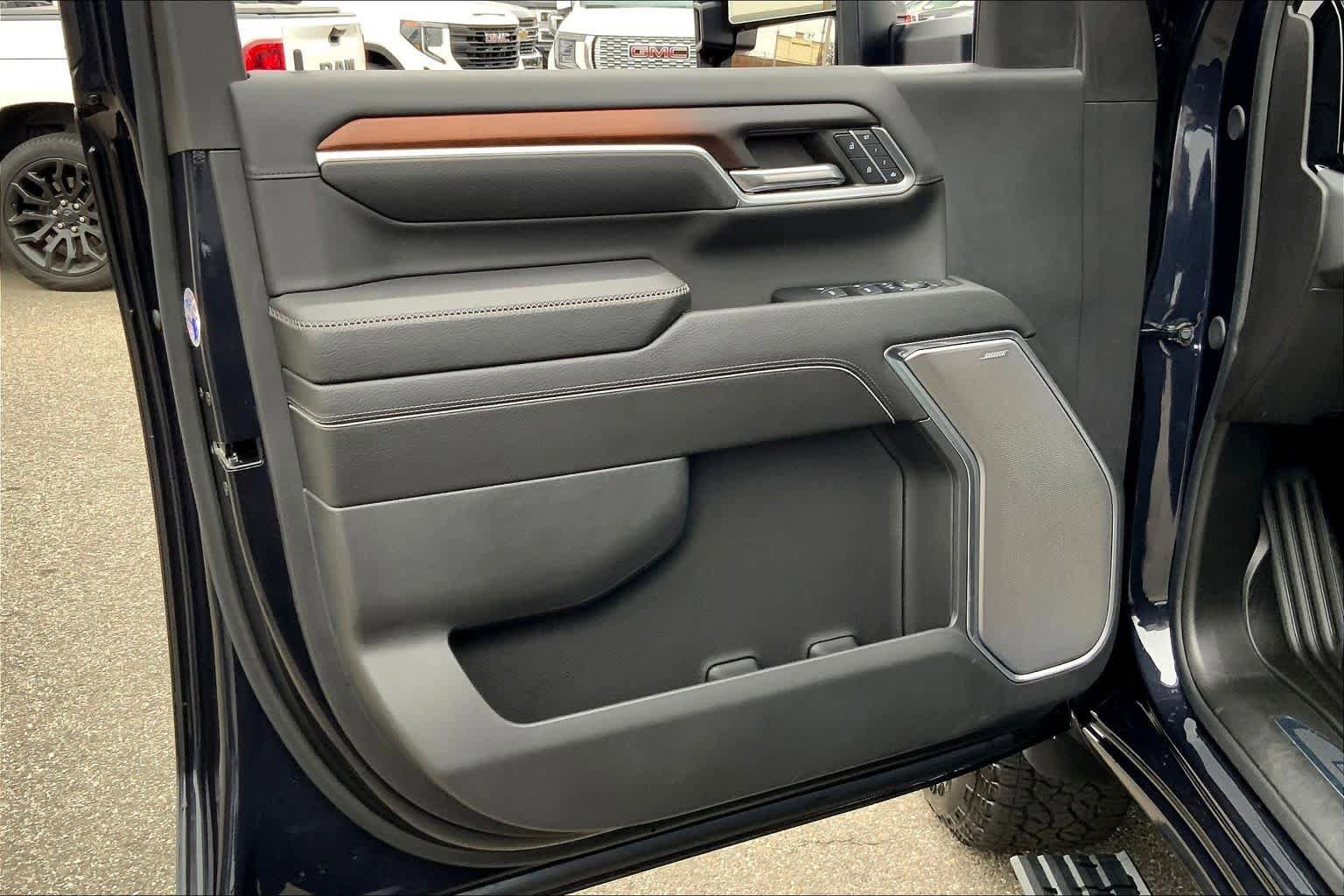 Used 2024 GMC Sierra 2500 Denali w/ Denali Reserve Package image 21