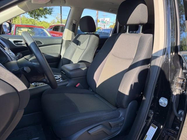 Used 2018 Nissan Pathfinder S AWD/4WD image 7