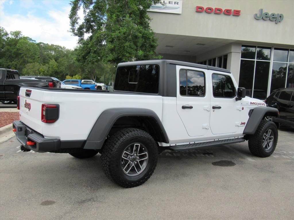 Certified 2024 Jeep Gladiator Mojave w/ Technology Group image 7