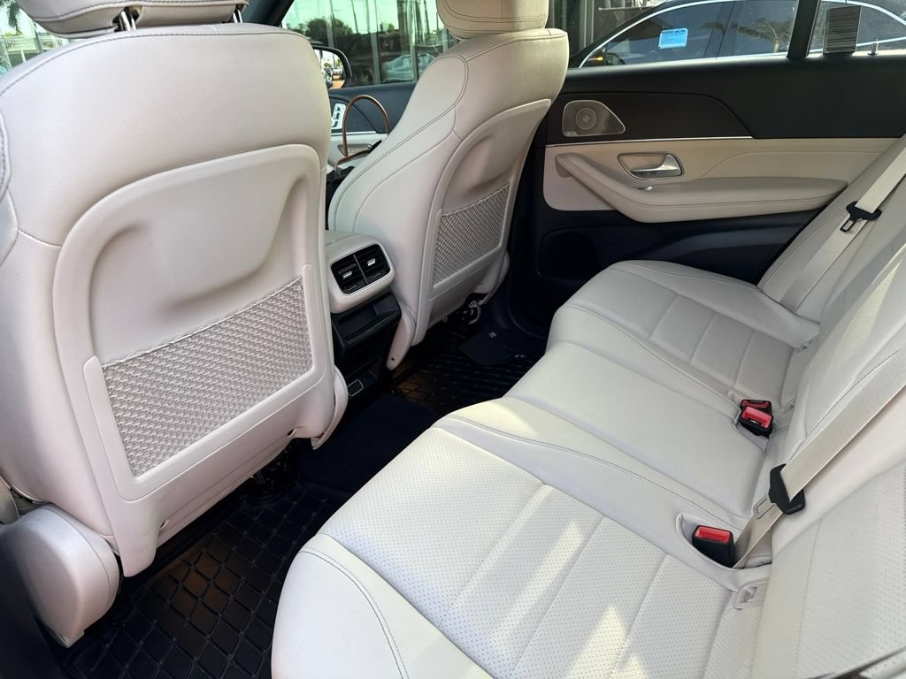 Used 2025 Mercedes-Benz GLE 450e 4MATIC image 6