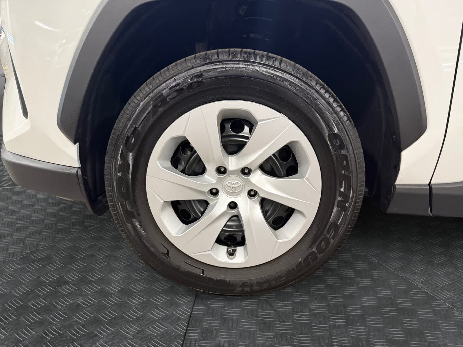 Used 2025 Toyota RAV4 LE AWD/4WD image 15