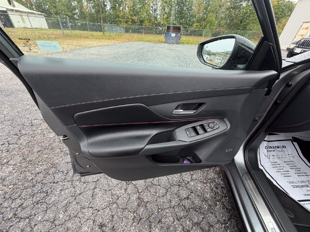 Used 2026 Nissan Sentra SR w/ SR Premium Package FWD image 12