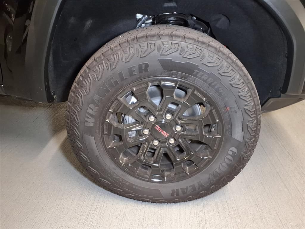 Used 2026 GMC Canyon Elevation RWD image 5