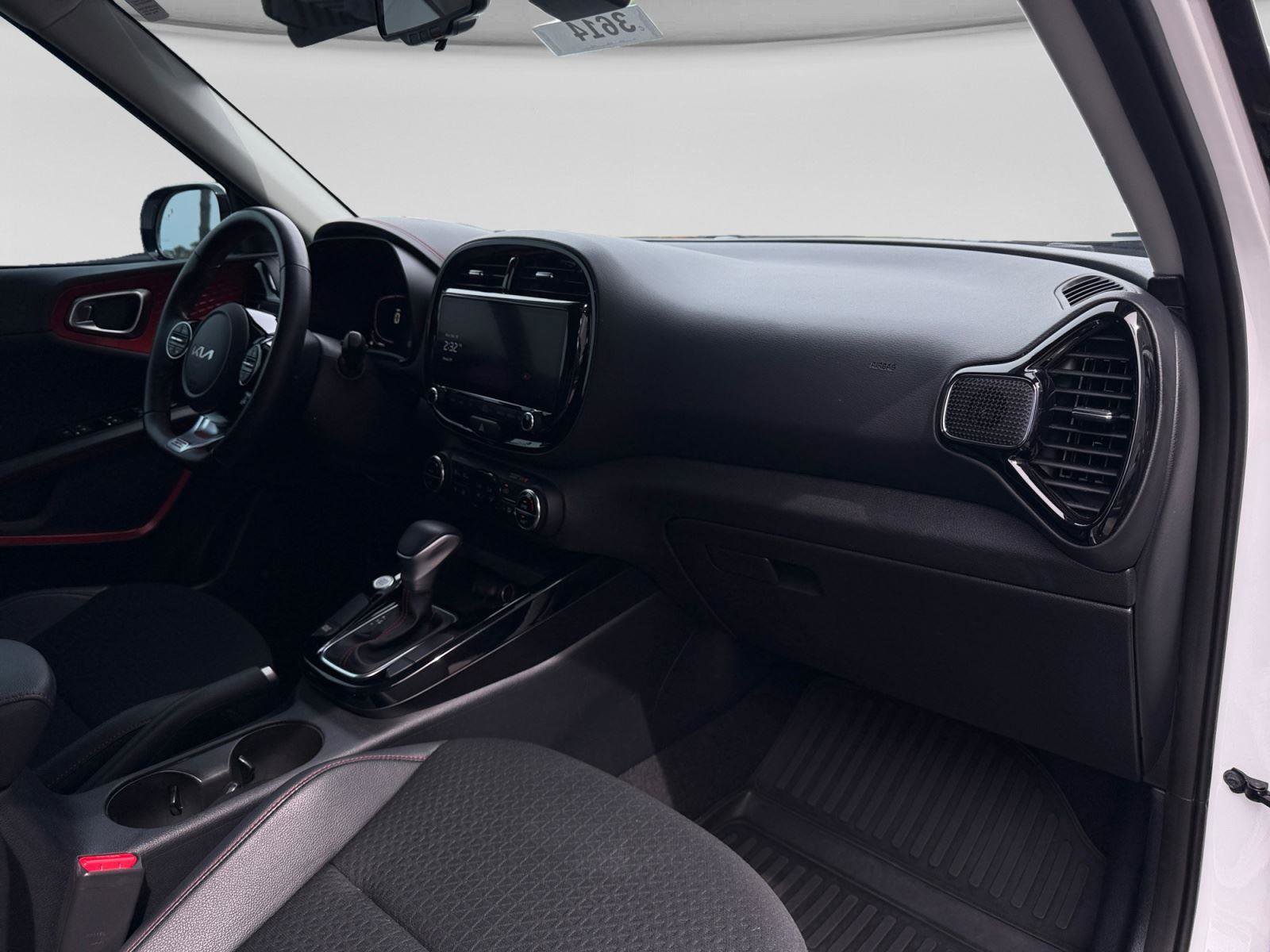 Certified 2023 Kia Soul GT-Line image 11