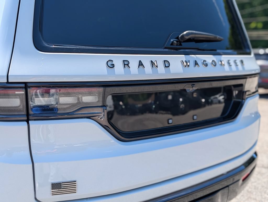 Used 2025 Jeep Grand Wagoneer Series III w/ Quick Order Packagew 28T AWD/4WD image 14