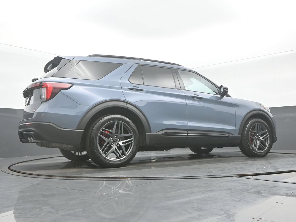 Used 2025 Ford Explorer ST AWD/4WD image 34