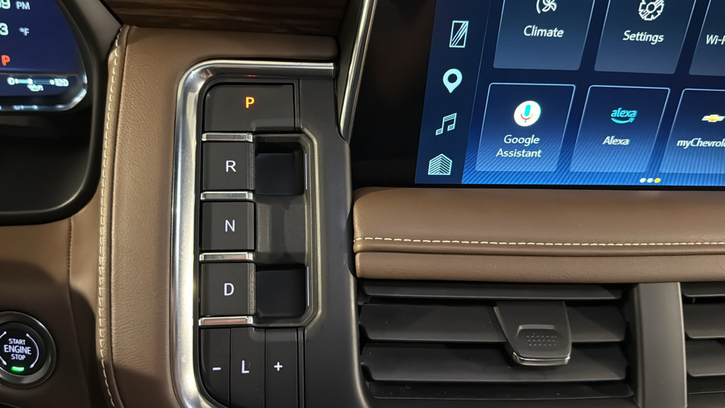 Used 2024 Chevrolet Suburban High Country w/ Advanced Technology Package AWD/4WD image 17