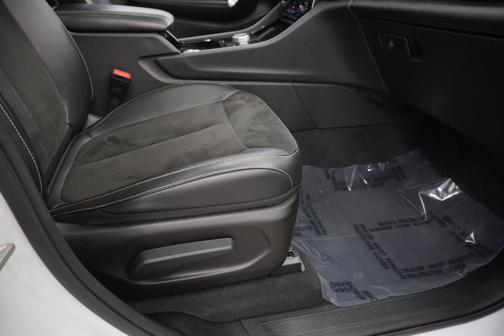 Certified 2023 Jeep Grand Cherokee L Laredo image 50