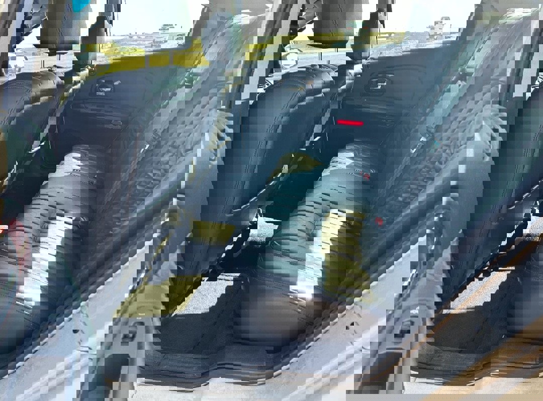 Used 2001 Chrysler Concorde LXi image 9