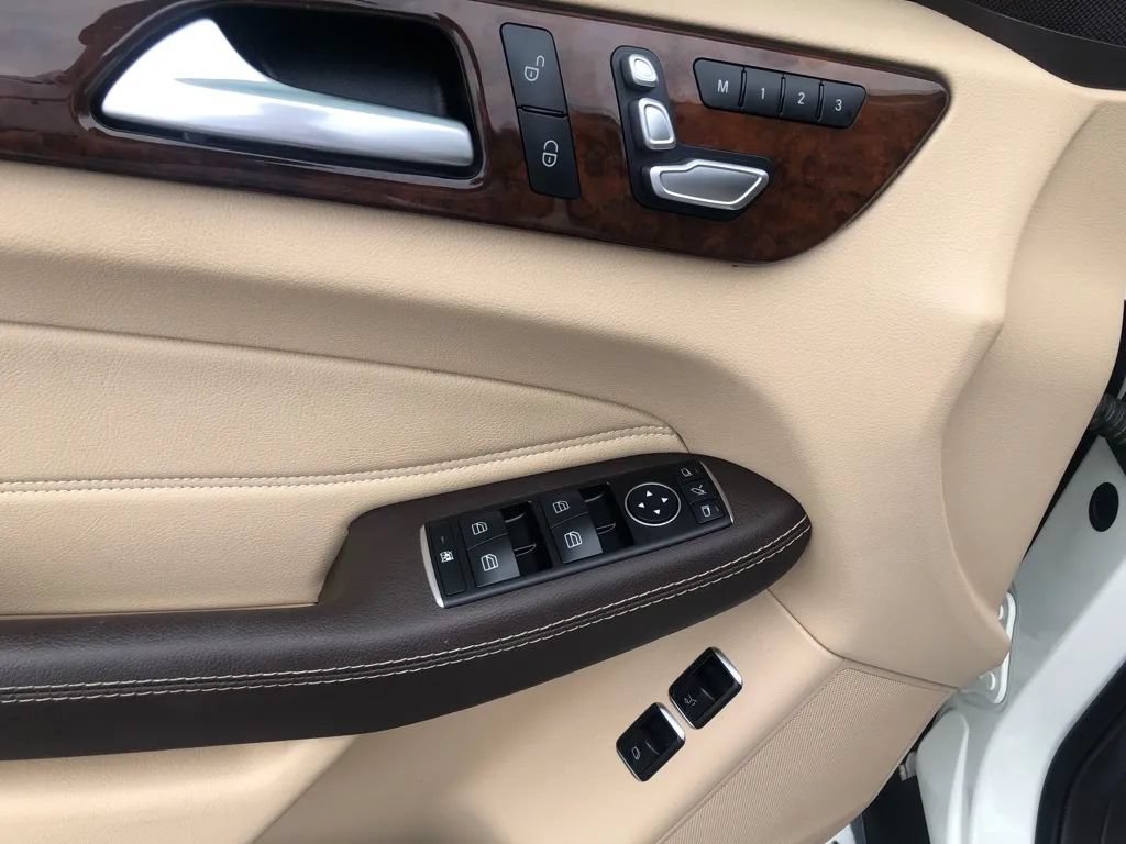 Used 2018 Mercedes-Benz GLS 450 4MATIC image 21