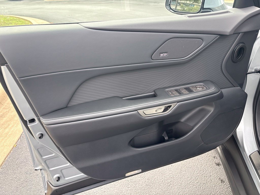 Used 2026 Lexus ES 350h w/ Cold Area Package FWD image 12