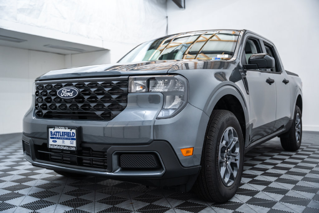 New 2026 Ford Maverick XLT w/ Equipment Group 301A AWD/4WD image 3