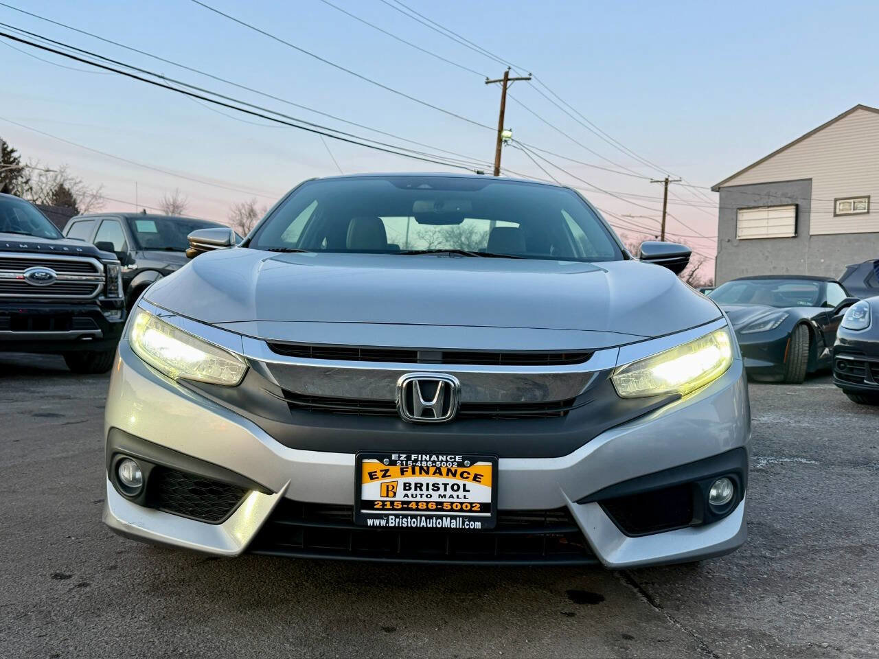 Used 2016 Honda Civic Touring image 2