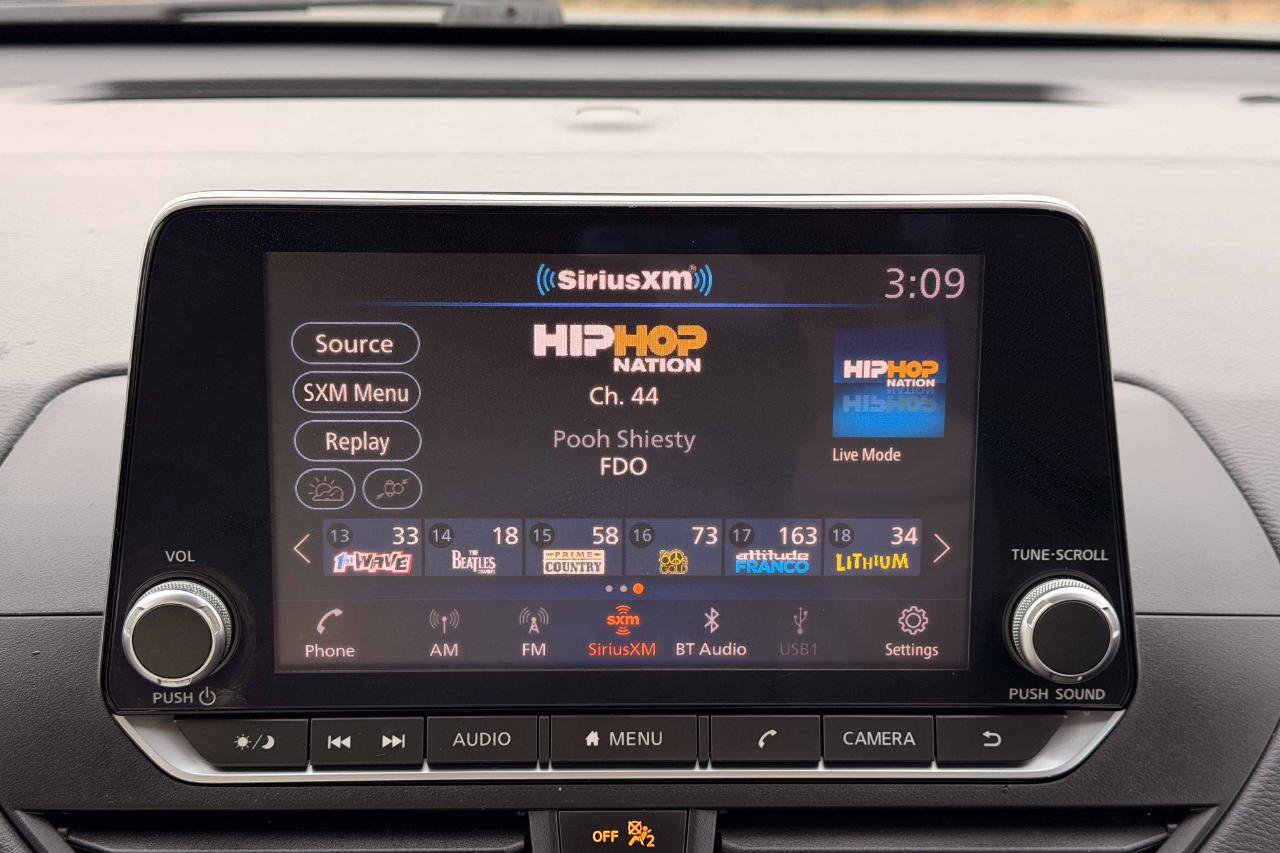 Used 2022 Nissan Altima 2.5 SV image 17