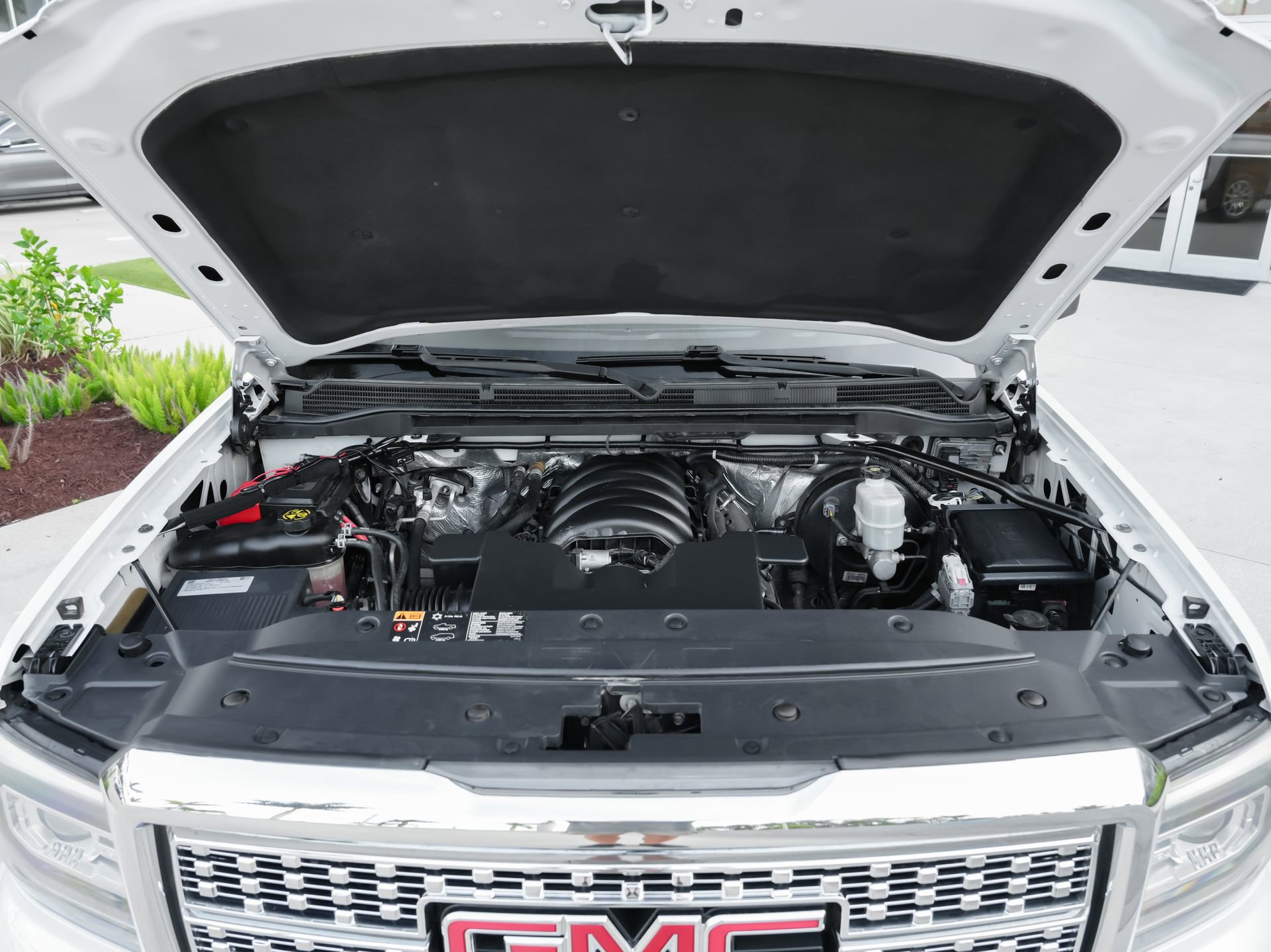 Used 2016 GMC Sierra 1500 Denali w/ Enhanced Driver Alert Package AWD/4WD image 44