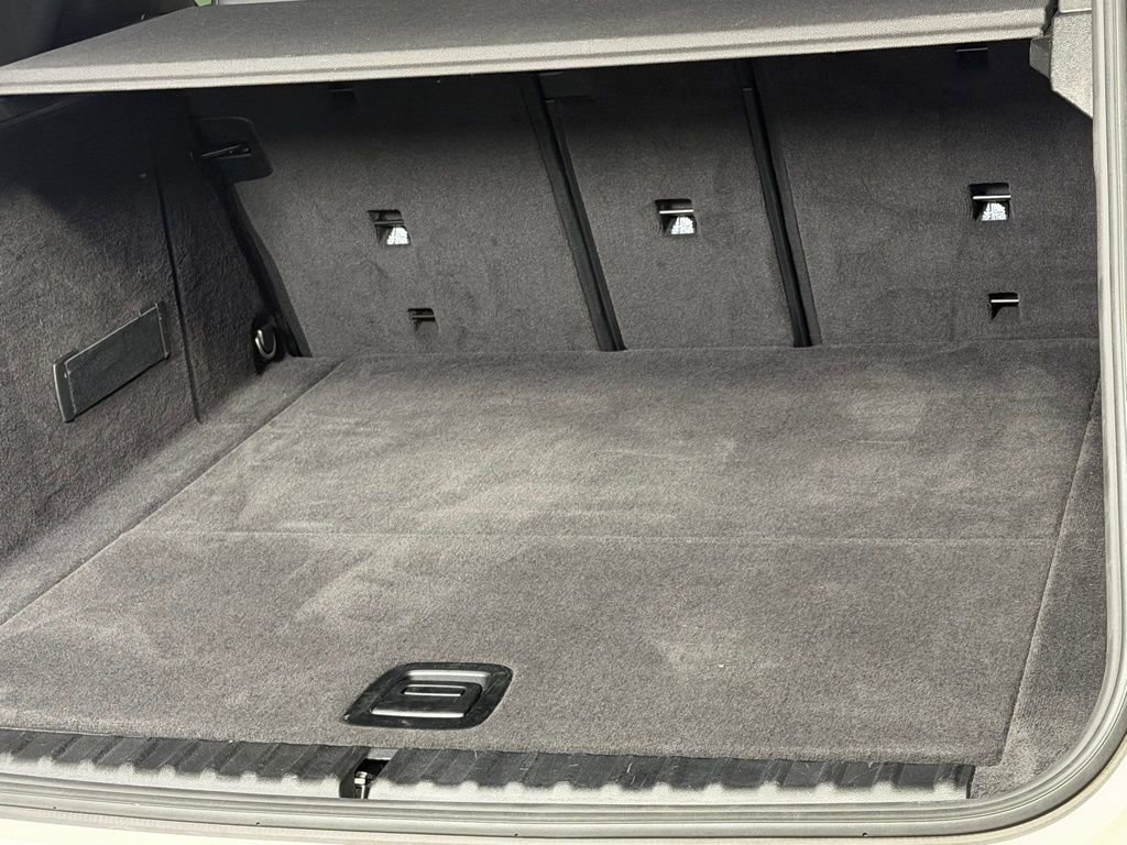 Used 2024 BMW iX xDrive50 w/ Premium Package image 29