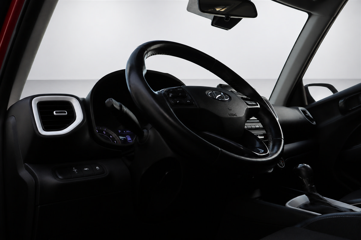 Used 2022 Hyundai Venue Limited FWD image 27