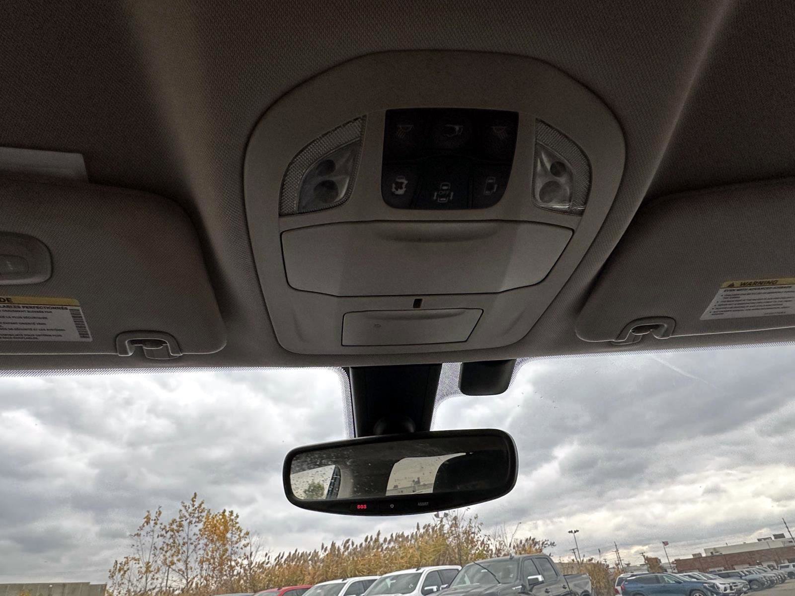 Used 2018 Chrysler Pacifica Touring-L Plus w/ Tire & Wheel Group image 23