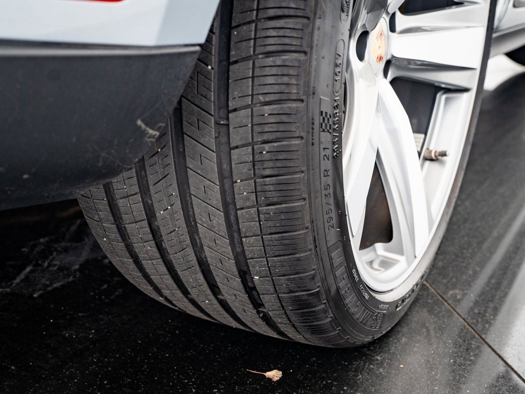 Certified 2025 Porsche Macan image 40